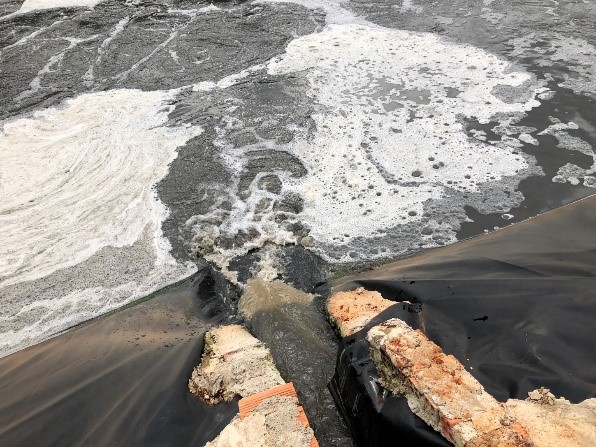 Nước thải từ quá trình chế biến mủ cao su thiên nhiên chứa nhiều chất ô nhiễm nặng