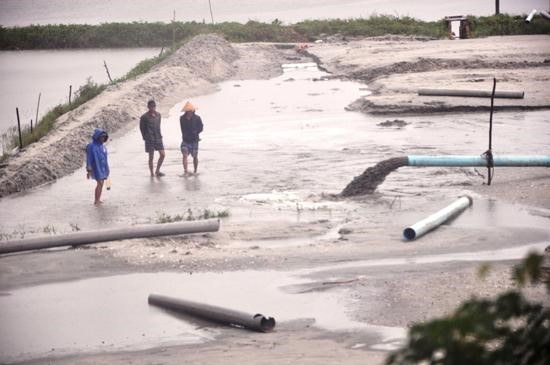Ô nhiễm nguồn nước từ nuôi tôm.