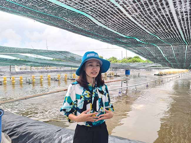 Bà Đồng Thị Tú Anh - Giám đốc phát triển thương hiệu Biogency chia sẻ về chuyến khảo sát thực tế về những khó khăn của bà con nuôi tôm hiện nay.