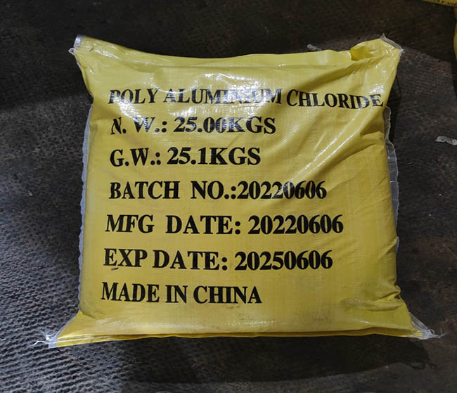 Hóa chất xử lý nước thải - PAC (Poly Aluminium Chloride), có tác dụng keo tụ, trợ lắng.