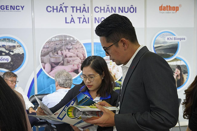 Sản phẩm của BIOGENCY nhận được sự quan tâm từ khách tham dự.