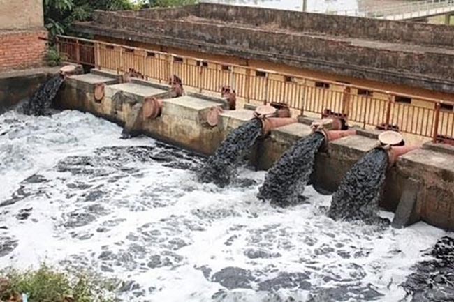 Nước thải công nghiệp là loại nước thải chứa hàm lượng BOD COD cao.