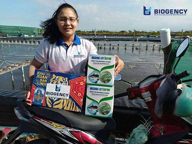 Đội ngũ kỹ thuật thị trường đồng hành cùng bà con trong cả chương trình.