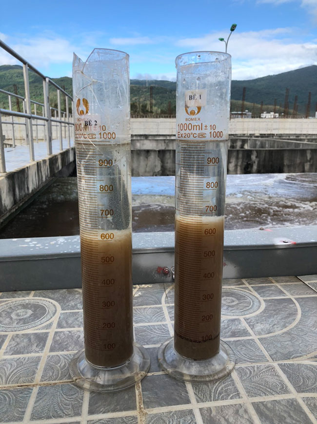 Đo SVI để xác định sinh khối bùn hoạt tính.