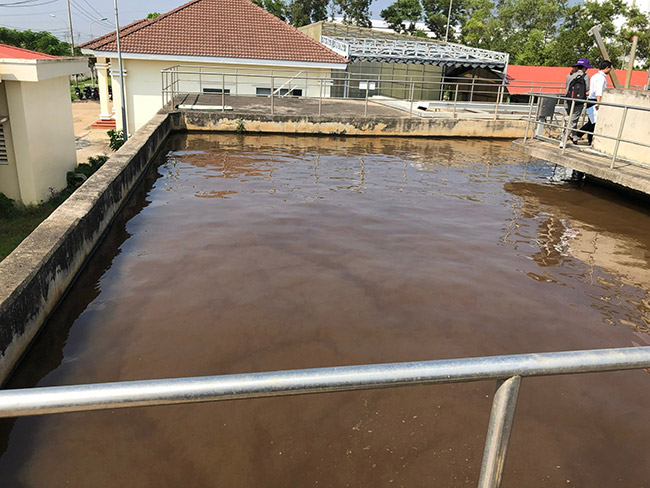 Bể sinh học thiếu khí (Anoxic) là nơi diễn ra quá trình khử Nitrat, xử lý hoàn thiện chỉ tiêu Tổng Nitơ.