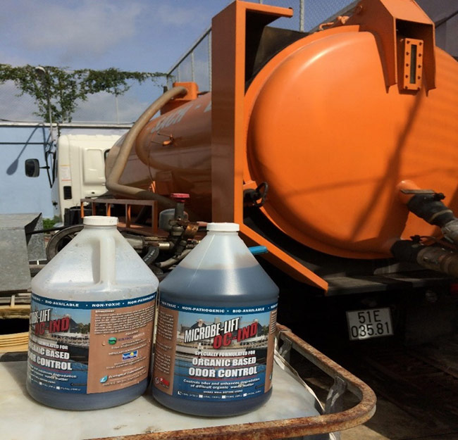 Men vi sinh Microbe-Lift OC đang được sử dụng tại trạm trung chuyển rác ở Huyện Bình Chánh.