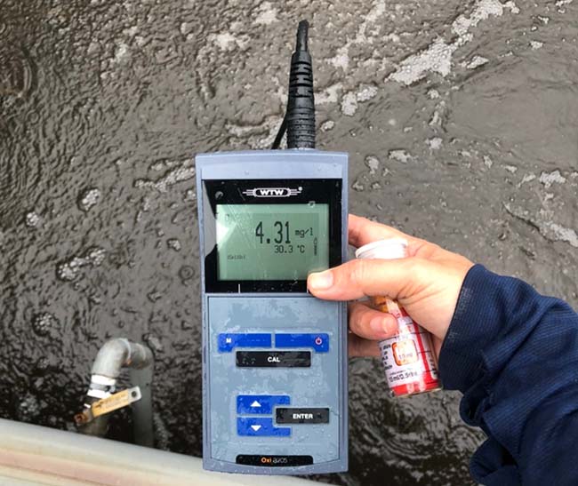 Đo nồng độ DO (oxy hòa tan) trong bể sinh học. Đo nồng độ DO (oxy hòa tan) trong bể sinh học.