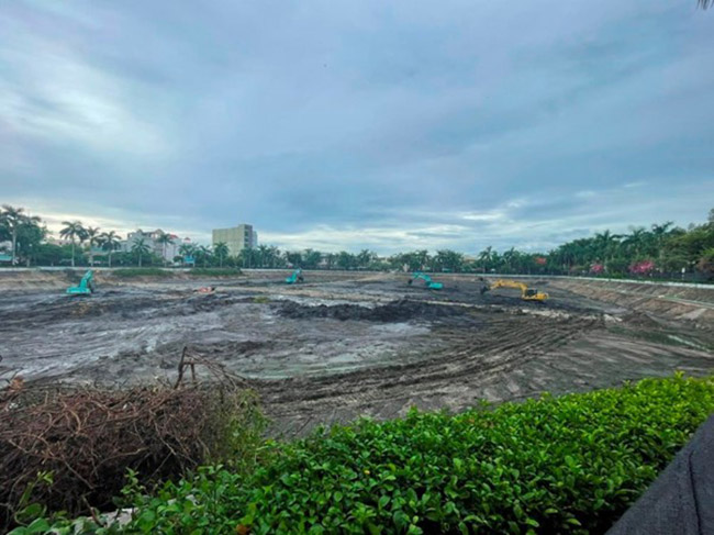 Toàn bộ lớp vật chất bề mặt (bèo, rác…) và bùn lỏng được nạo vét (Nguồn: Báo tài nguyên môi trường). Toàn bộ lớp vật chất bề mặt (bèo, rác…) và bùn lỏng được nạo vét (Nguồn: Báo tài nguyên môi trường).