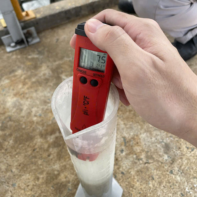 Độ pH trong nước thải ảnh hưởng trực tiếp tới hoạt tính vi sinh, nên theo dõi pH tối thiểu 2 lần/ngày. Độ pH trong nước thải ảnh hưởng trực tiếp tới hoạt tính vi sinh, nên theo dõi pH tối thiểu 2 lần/ngày.