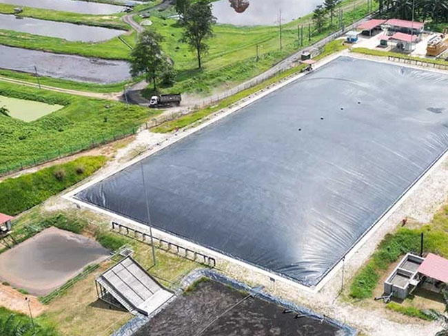 Hầm Biogas hệ thống xử lý nước thải tinh bột sắn. Hầm Biogas hệ thống xử lý nước thải tinh bột sắn.